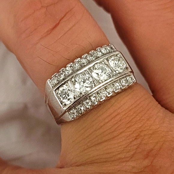 Unisex 14k diamonds ring - Picture 2 of 5